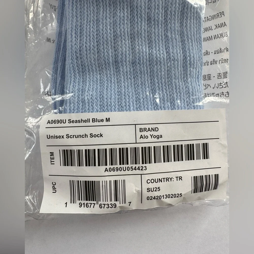 ALO Yoga Unisex Scrunch Sock Seashell Blue NEW NWT Light Blue Medium